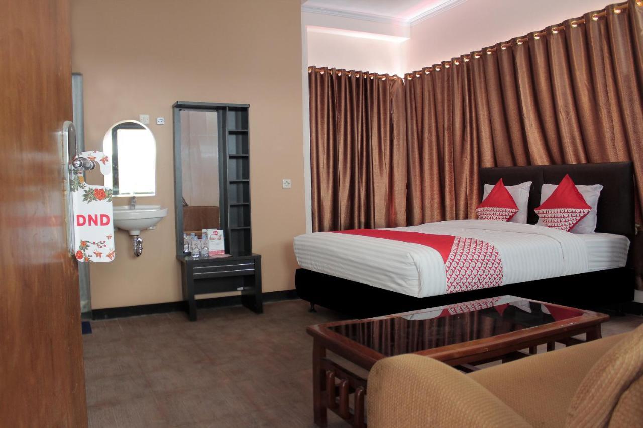 Hotel Oyo 222 M@Jayakarta Esterno foto